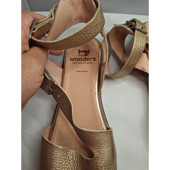 WONDERS Leather Wrap Around Ankle Women's Gold Sandals Size 37 (6.5) - Picture 5 of 10